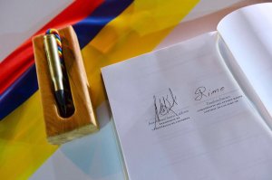 Historische ondertekening vredesakkoord FARC – regering Colombia